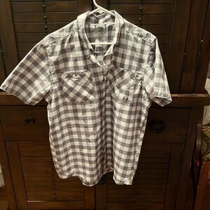 Euc men’s under armour button down shirt